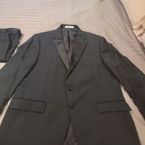 Joseph Abboud Men's Black Tuxedo